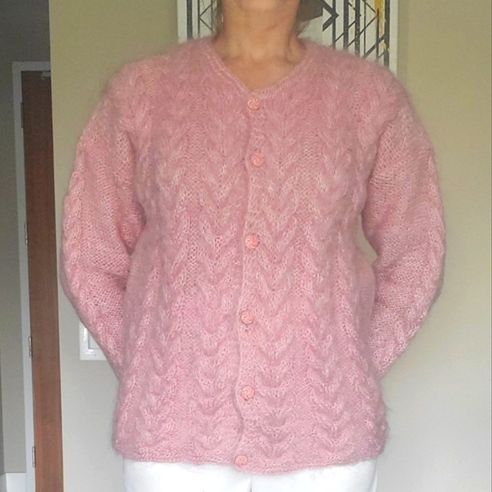 👑 3X HOST PICK 👑 Handmade Pink Knitted Sweater